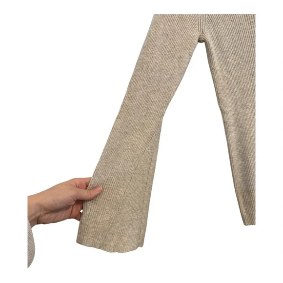 Old Navy Ribbed Flare Long Sleeve Top Size Small - Picture 2 of 5